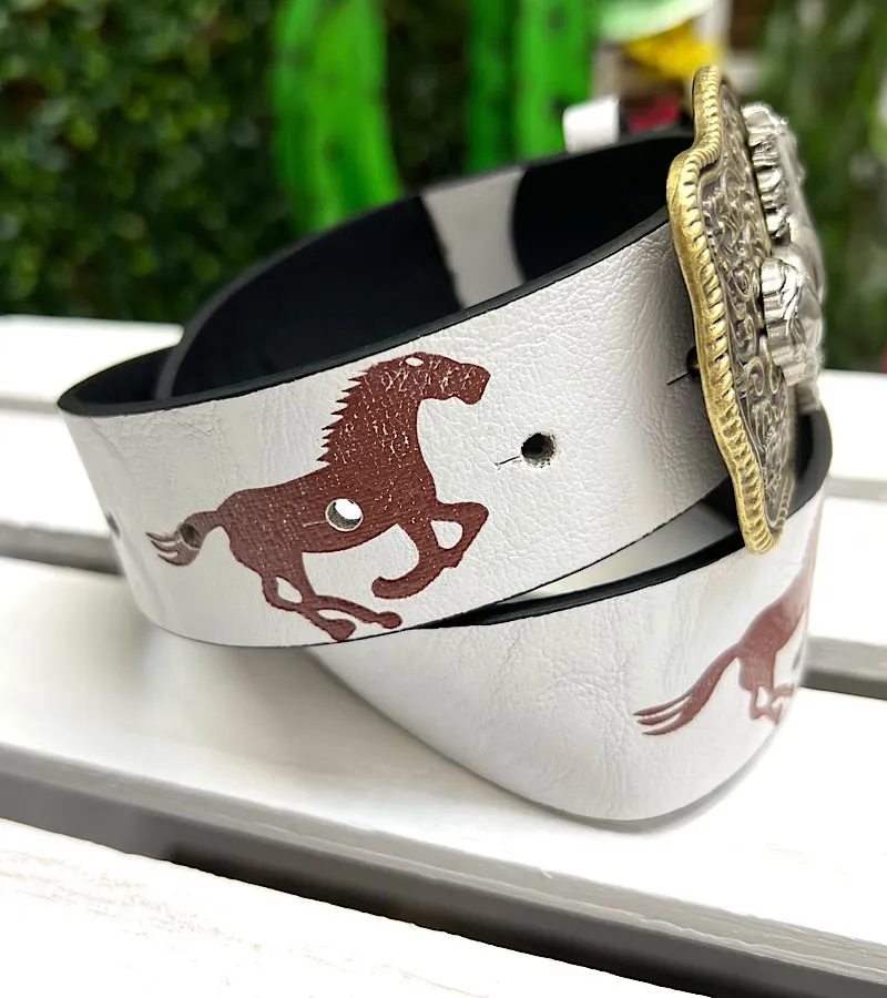 Horse buckle & horse printed belt. BLT-10325